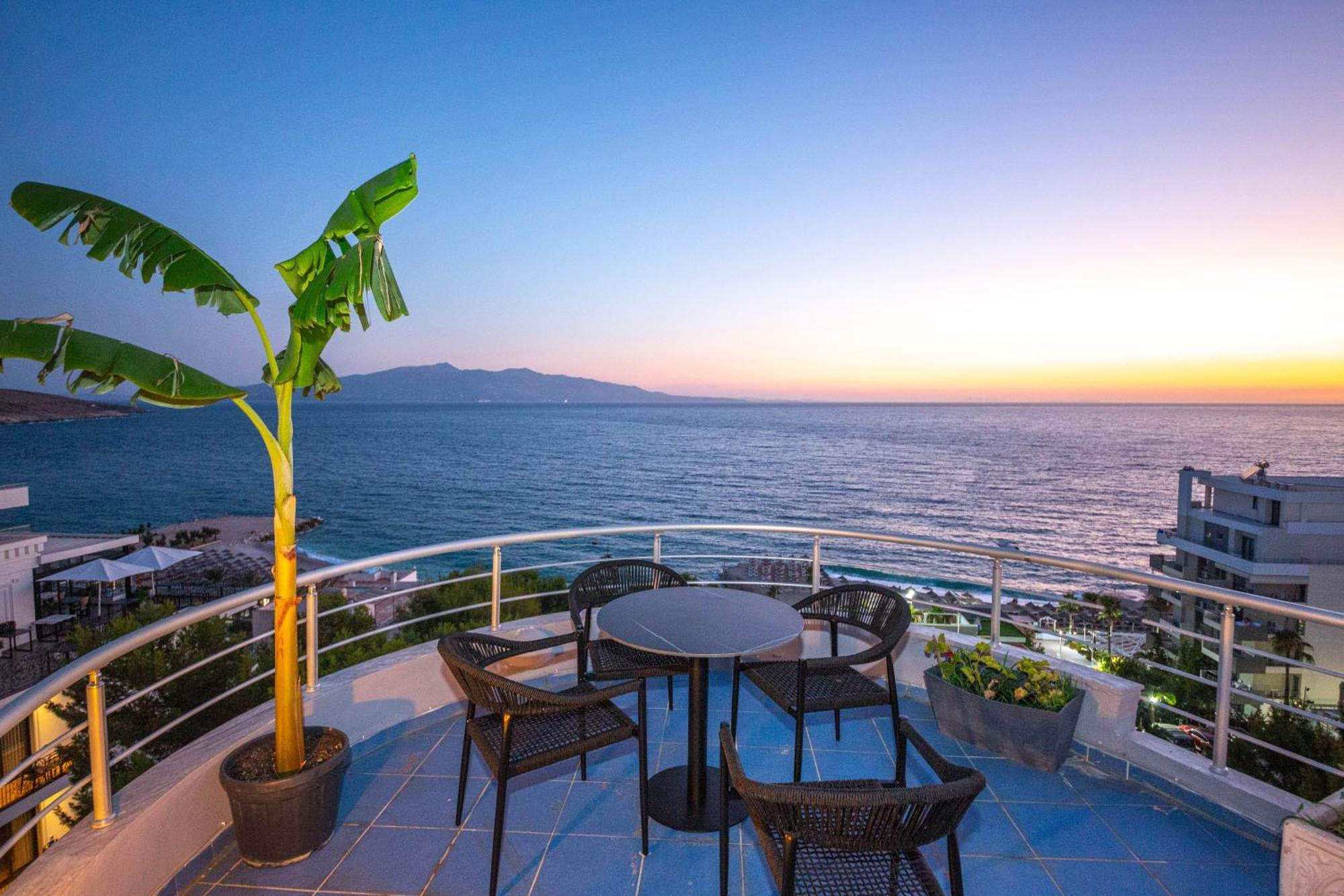 Hotel Sea Breeze Sarandë Exterior foto
