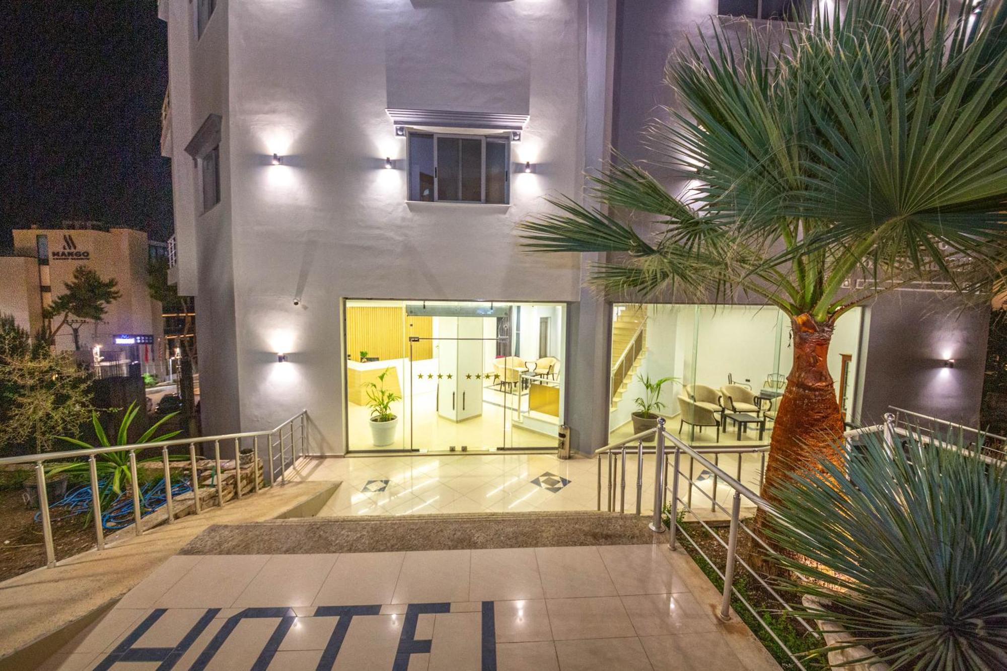 Hotel Sea Breeze Sarandë Exterior foto