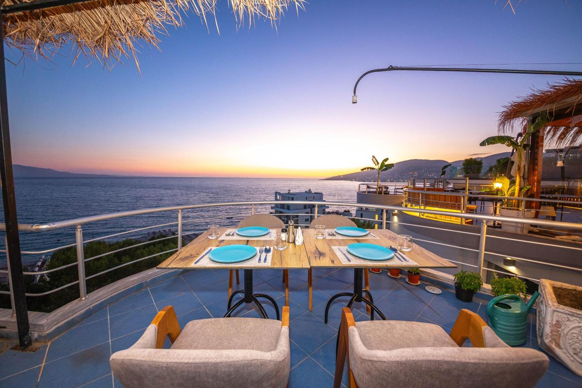 Hotel Sea Breeze Sarandë Exterior foto