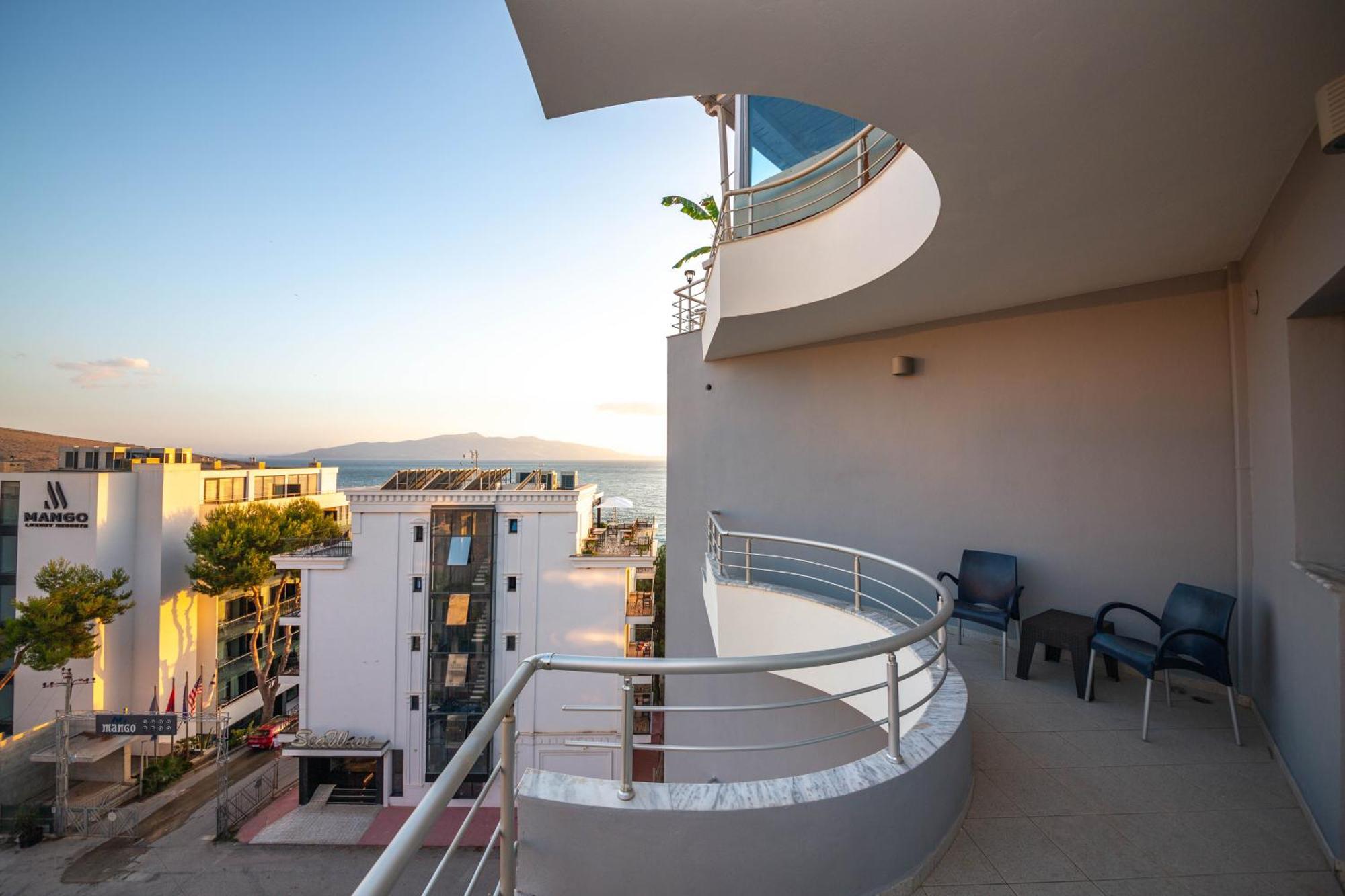 Hotel Sea Breeze Sarandë Exterior foto